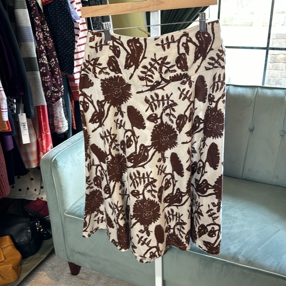 EUC GAP Neutral Linen Circle Skirt Sunflower Leaf Motif - Picture 8 of 8